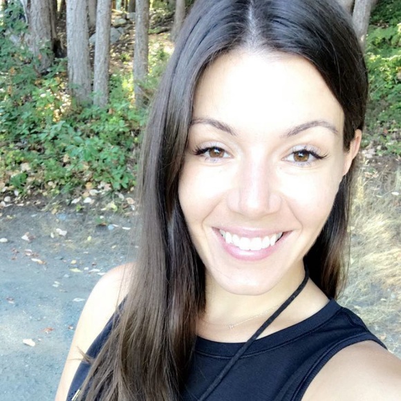 Meet your Posher, Ada - Picture 1 of 1